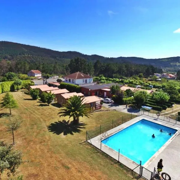 Bungalow As Nevedas, hotel v destinaci Carballo