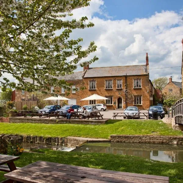The Nevill Arms、Medbourneのホテル