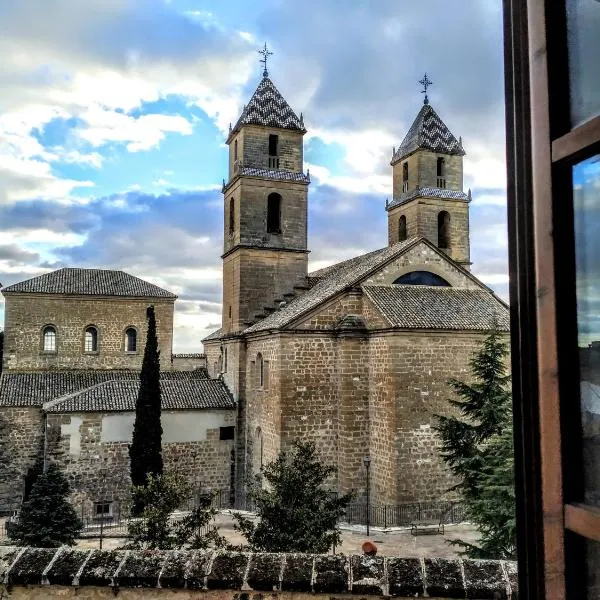 Apartamentos Sol Hospital Santiago, khách sạn ở Úbeda