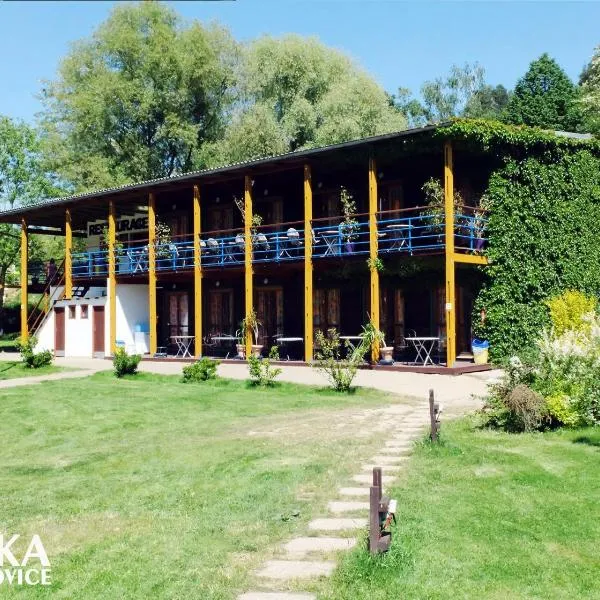 Lávka Park Skochovice, hotel in Bratřínov