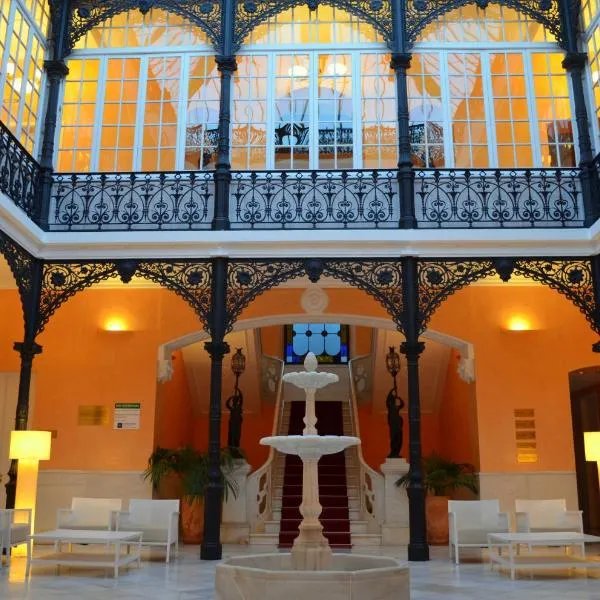 Hotel Mirador de Llerena, hotel Llerenában