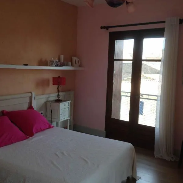 Chambre du Charron, hotel v destinaci Azillanet