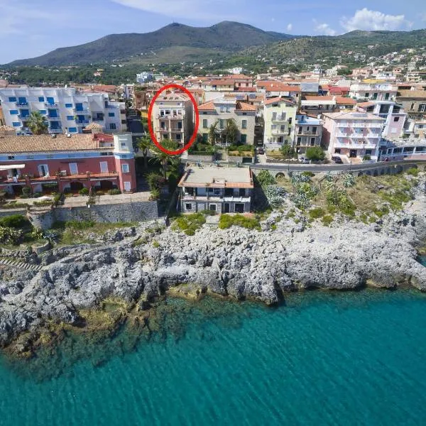 orizzonti di mare，位于卡梅罗塔码头的酒店