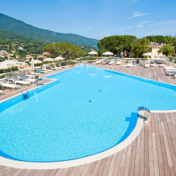 Hotel La Perla Del Golfo, hotel in SantʼAndrea