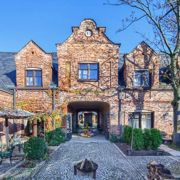 Folwark Białych Bocianów, hotel v destinaci Kamionka