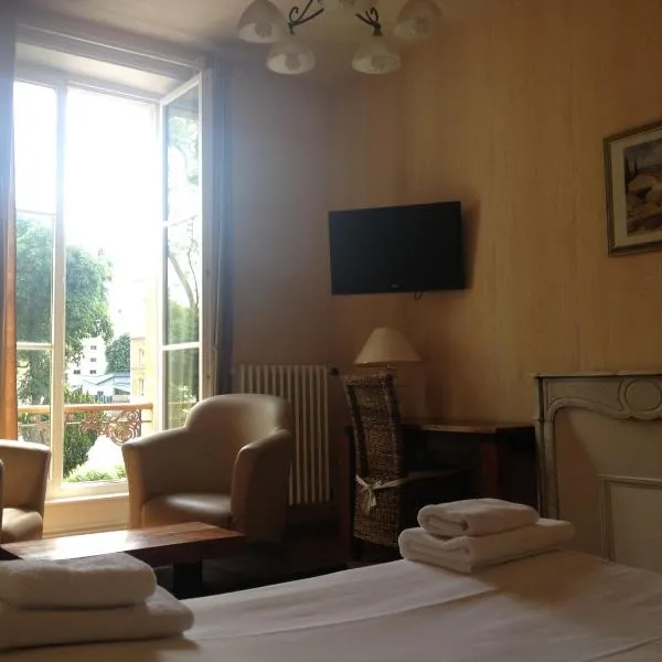 Hotel Couleurs Sud Centre-ville Gare Charleville-Mézières, ξενοδοχείο στη Σαρλβίλ-Μεζιέρ