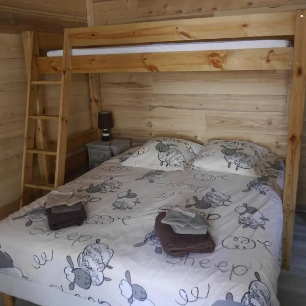 STUDIO COSY LE ROYAL SKI 3 VALLÉES, hotel v destinaci Brides-les-Bains