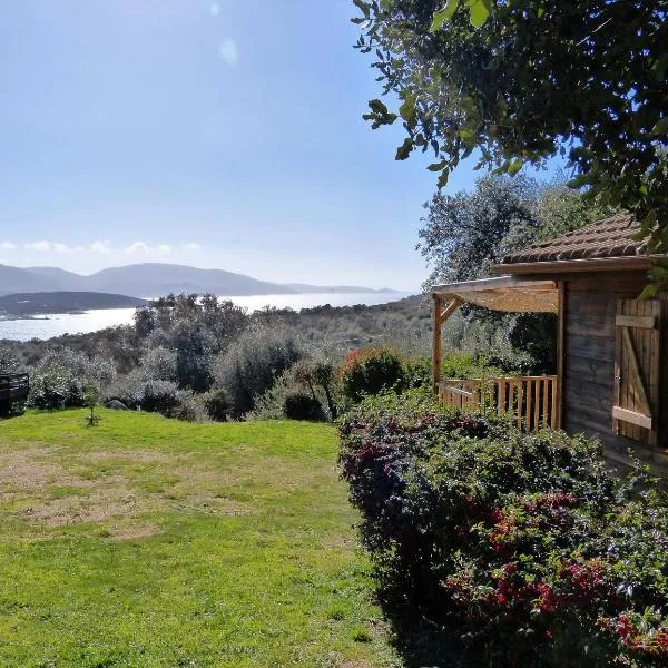 Magnifique chalet vue mer, a quelques minutes des plages, hotel v destinaci Olmeto