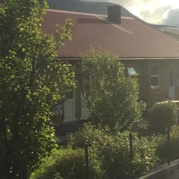 Nice one-story house in Suduroy, hotel in Tvøroyri
