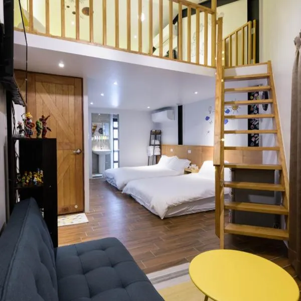 One Attic B&B, hotel in Luodong