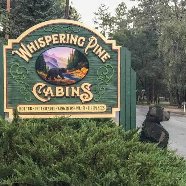Whispering Pine Cabins: Ruidoso şehrinde bir otel