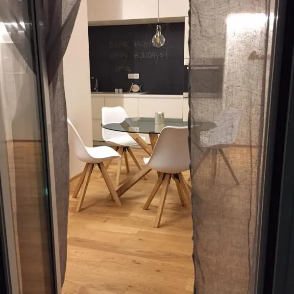 Home Diano Marina, готель у місті Діано-Марина