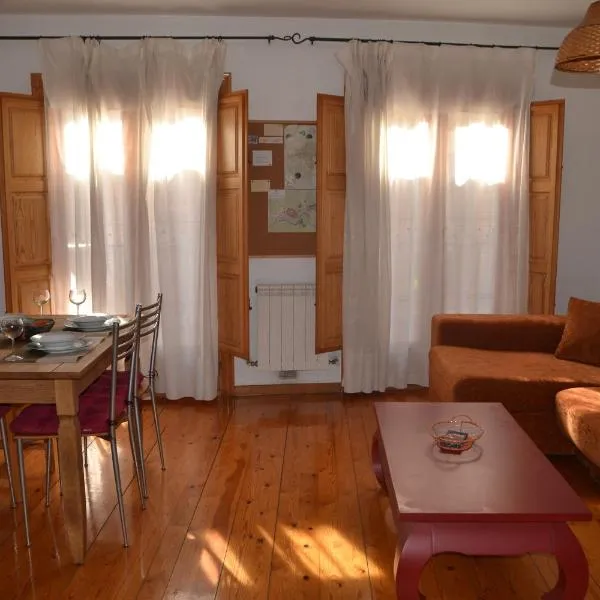 Romy, hotel in Lumbier