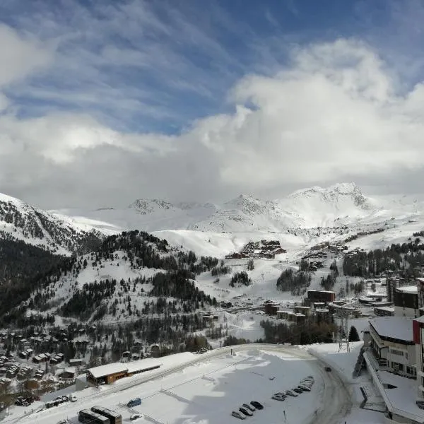 Plagne AIME 2000 Ski Apartments, hótel í Aime La Plagne