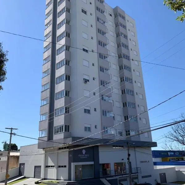 Apto12 com WIFI garagem e 100 metros da Av Brasil, hotel v destinaci Passo Fundo