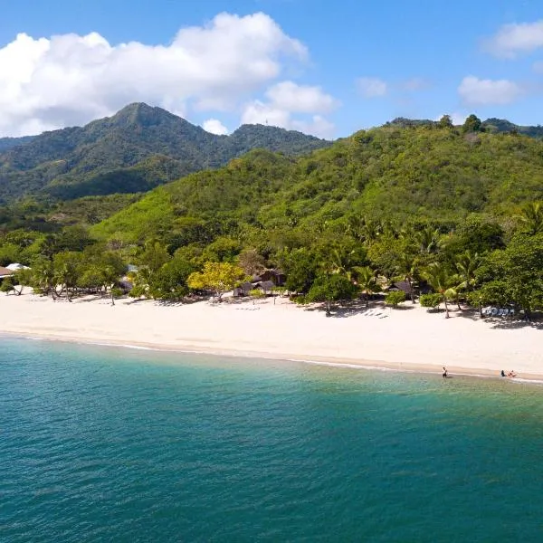 Virgin Beach Resort, hotel in Laiya