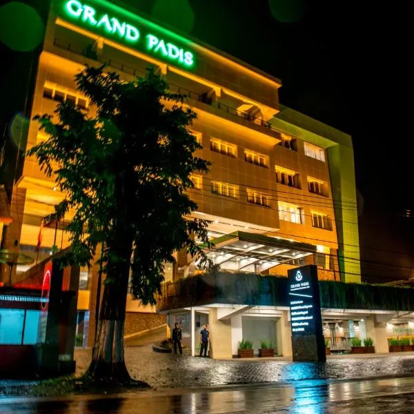 Grand Padis Hotel, hotel u gradu Bondowoso