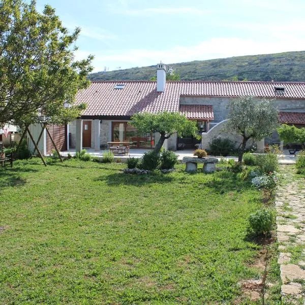 Retiro Da Avo Lídia - Turismo Rural, hotel in Mendiga