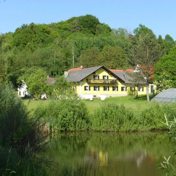 Frühstückspension Krump, hotel in Bad Waltersdorf