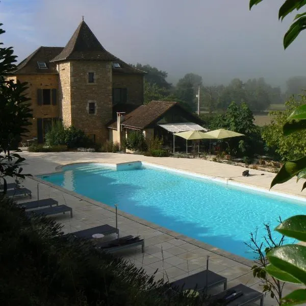 Hotel La Bastie d'Urfé, hotel in Villeneuve d'Aveyron