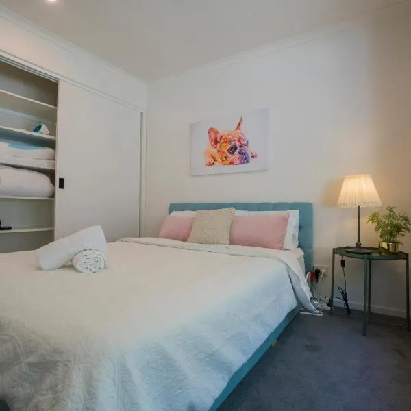 Amazing Sea Views Luxury Guest House, hotel di Hobart