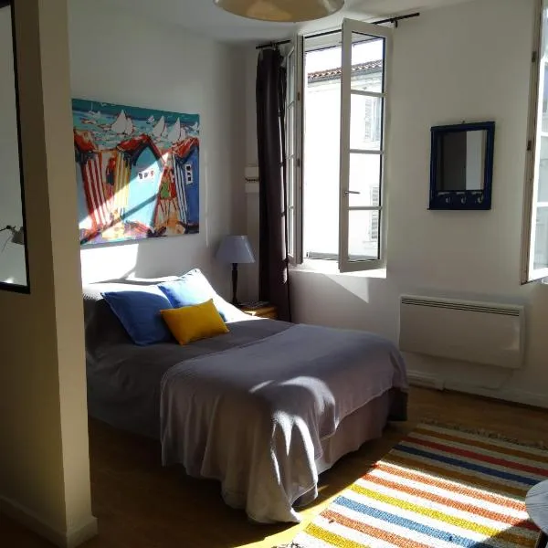 Le studio de Line, hotel in Rochefort