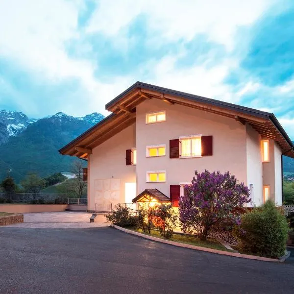 B&B Pra da Lares, hotel v destinaci Ton