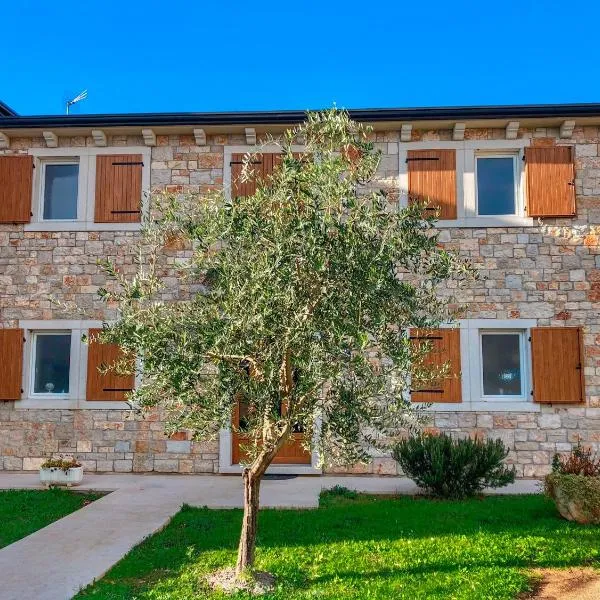 Kaštel Residence Bed & Breakfast, hotel v destinácii Žbandaj