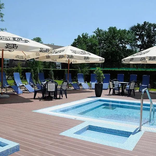 Garden Hotel Wellness és Konferencia, khách sạn ở Szolnok