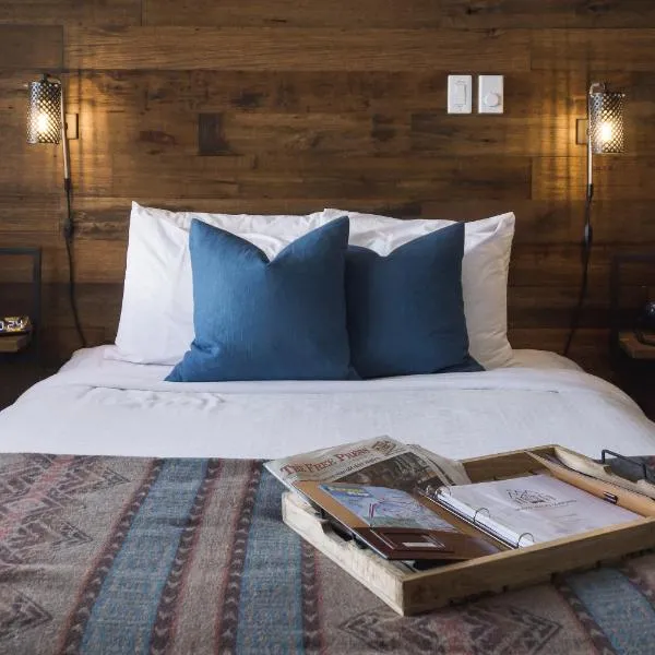 Snow Valley Lodging, hotel v destinaci Fernie