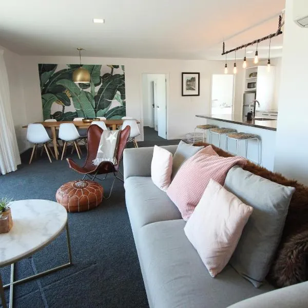 5 - Delightful Space in Tranquil Neighbourhood, Close to the Lake, hotel in Wanaka
