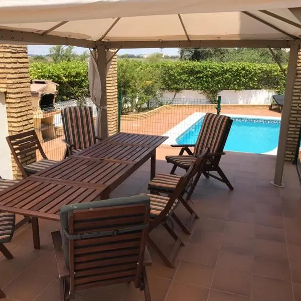 Villa Mar - now with HEATED POOL!, hotel v destinaci Isla Canela