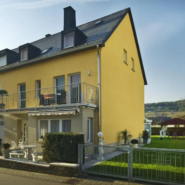 Gästehaus Edith, 3-Sterne, 2-4 Personen, hotel in Trittenheim