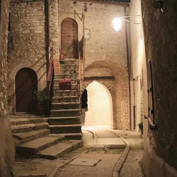 Le Case dell'Arco – Monte San Vito, ξενοδοχείο σε Scheggino