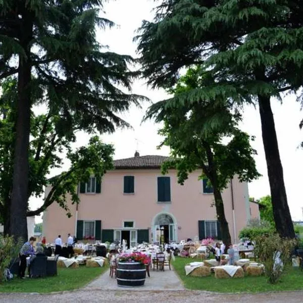 Locanda Corte Roveri, отель в городе Il Ponte