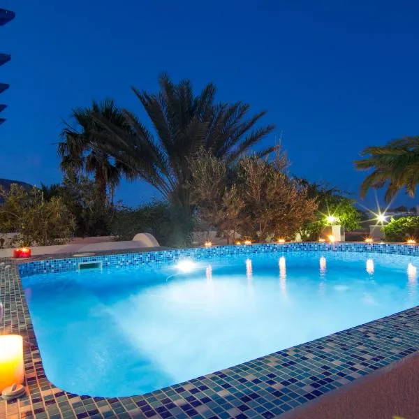 White & Blue, hotel v destinaci Perivolos