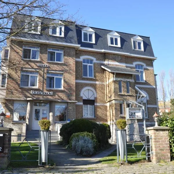 Hotel Bon Accueil, hôtel au Coq