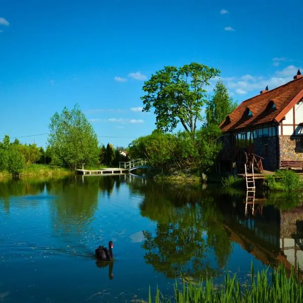 Dom na wodzie Mazury, hotell i Dźwierzuty