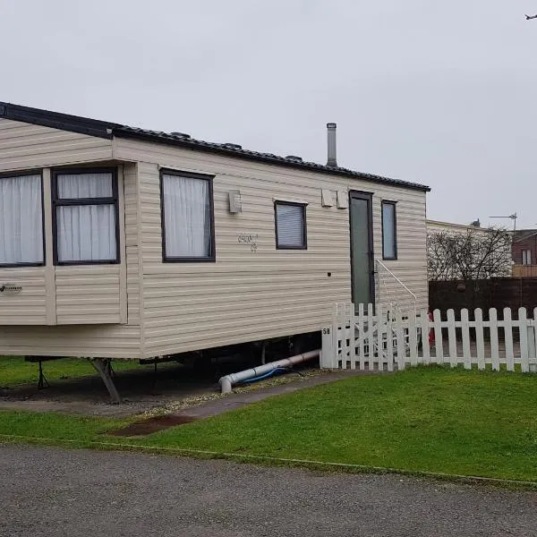 4 Berth with private Garden - 58 Brightholme Holiday Park Brean!, hotel en Brean