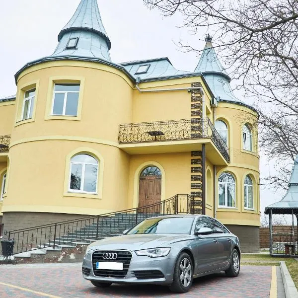 Приватна садиба Фортеця Малехів, hotel en Podliski Malyye