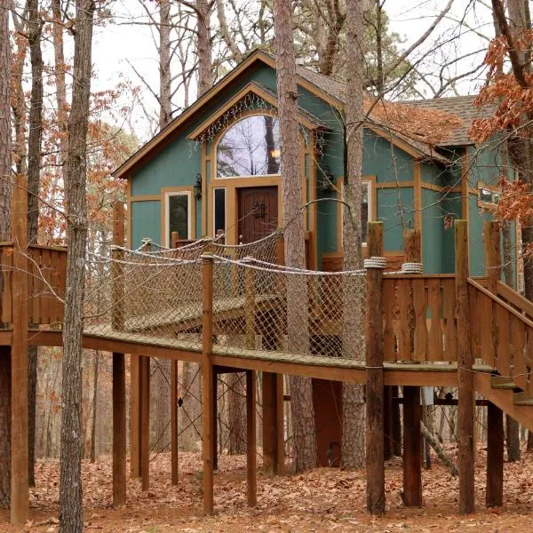 The Grand Treehouse Resort, hotel em Eureka Springs