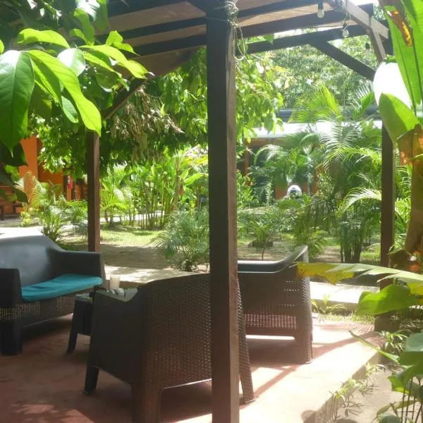 Aracari Garden Hostel, hotel en Jaloba