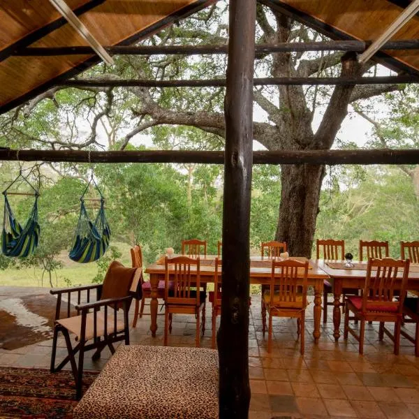 Msunduze River Lodge, hotel in Manyoni Private Game Reserve
