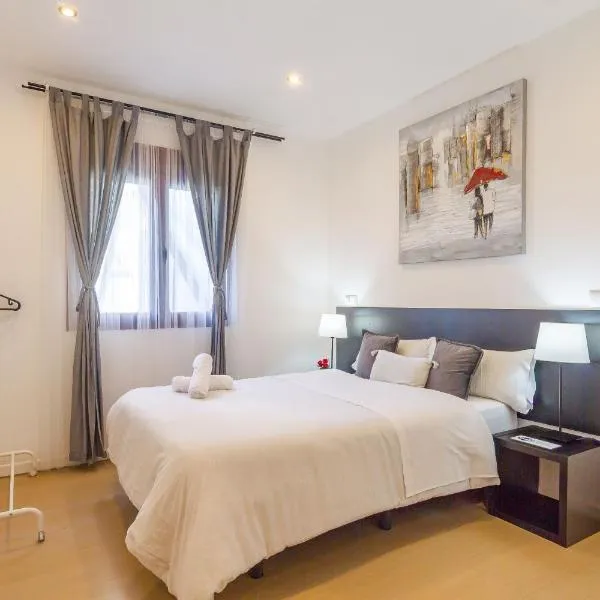 AYZ Javier Cabrini - Auto check-in property, hotel in Madrid