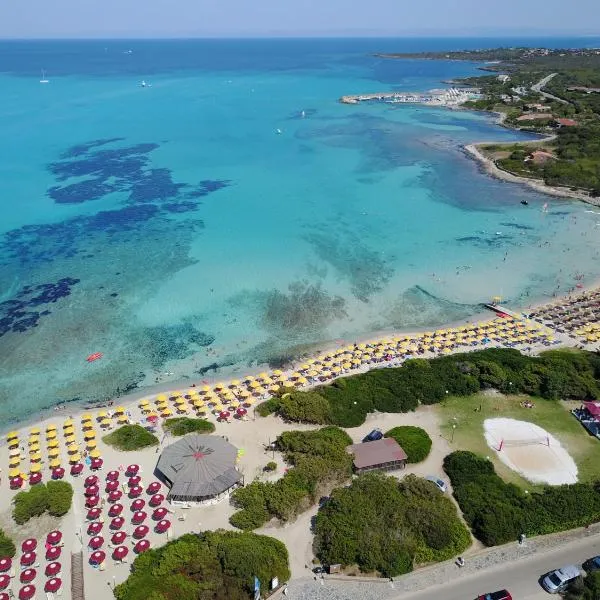Club Esse Roccaruja, hotel v Stintino