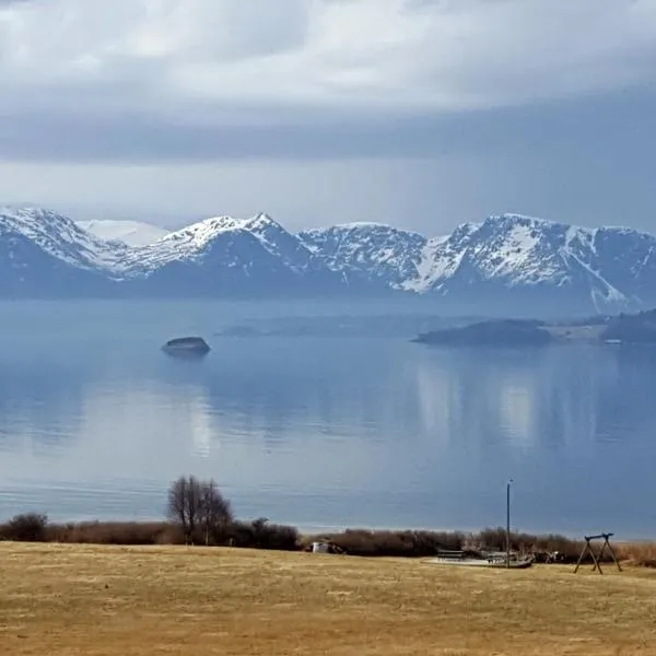 Kjørsvik Øvre, hotel di Ona