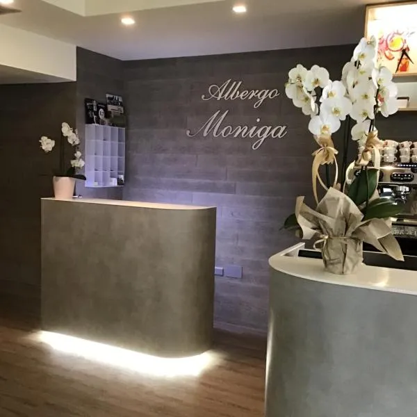 Hotel Moniga, hotel em Desenzano del Garda