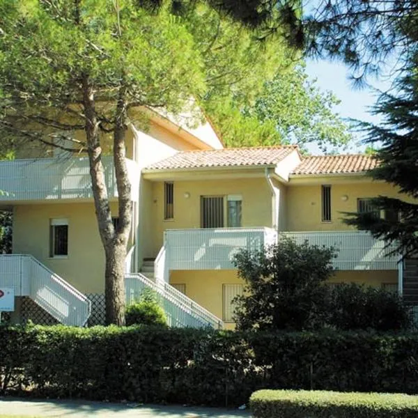 Best Apartment - 3 bedrooms, 2 bathrooms - Bibione Spiaggia, hotel Bibionéban