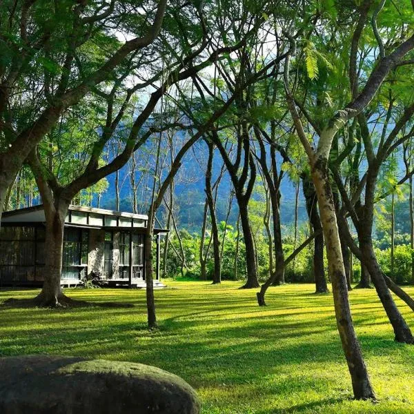 藏青谷 莊園Valley Statt Manor, hotell i Liugui