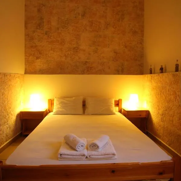 Oasis Rooms & Studios in Galissas: Galissas şehrinde bir otel